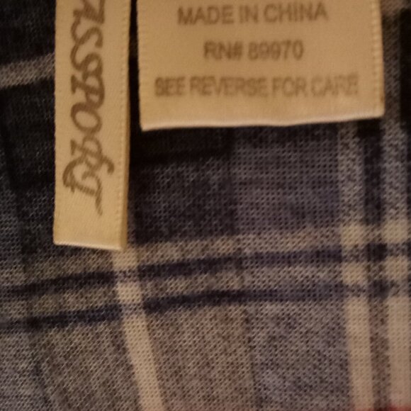 Red wht blue shirt - Picture 6 of 7